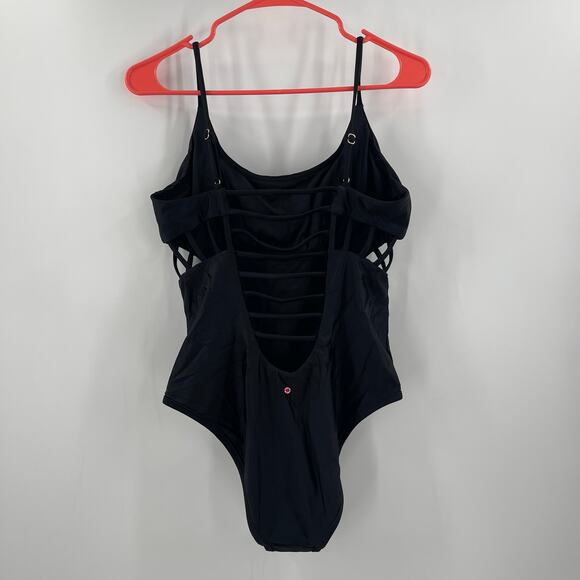 Red Carter Swimsuit Size 10 Mio Splice and Dice NEW Cut Out One Piece Black NWOT - Picture 4 of 16